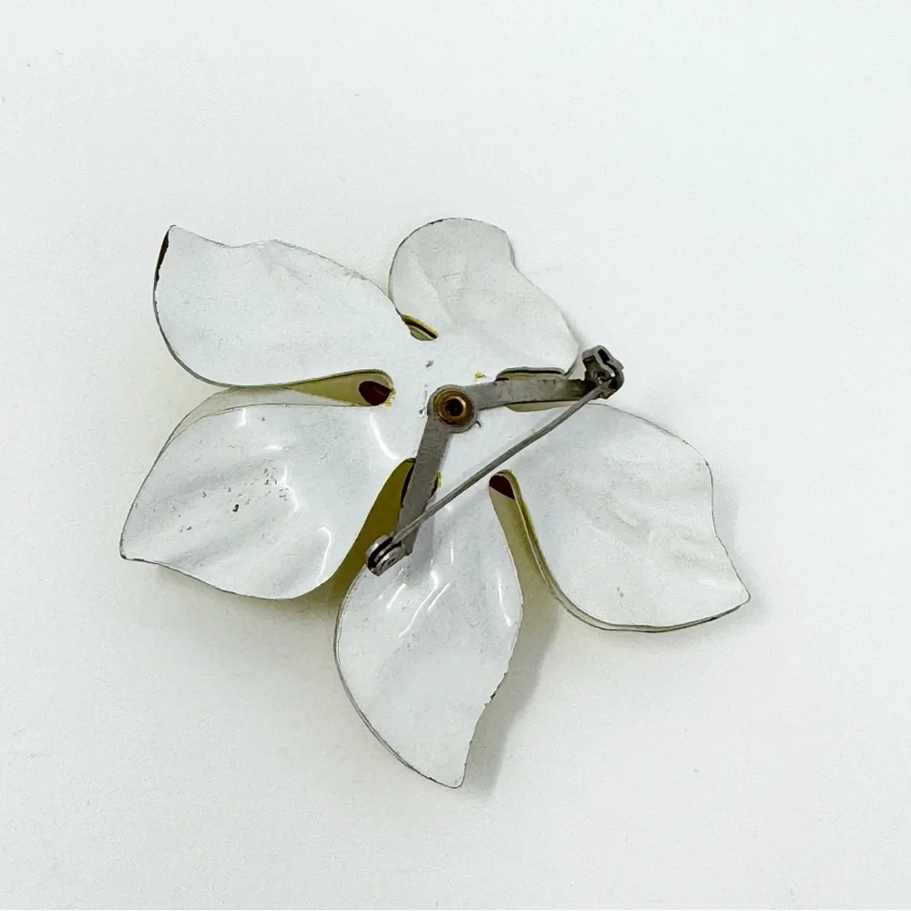 Beautiful Enamel Flower Brooch Vintage